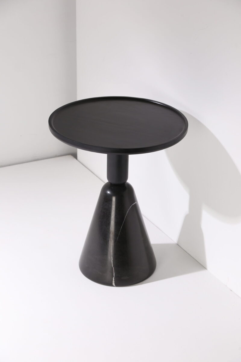 Round coffee table in cream style