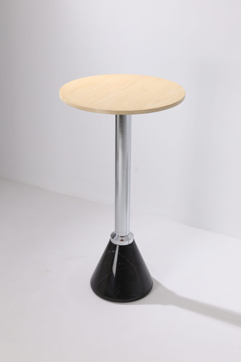 Round coffee table in log style
