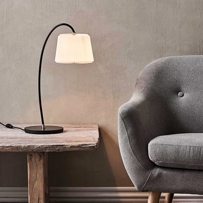 Le Klint 320 Snowdrop Table Lamp