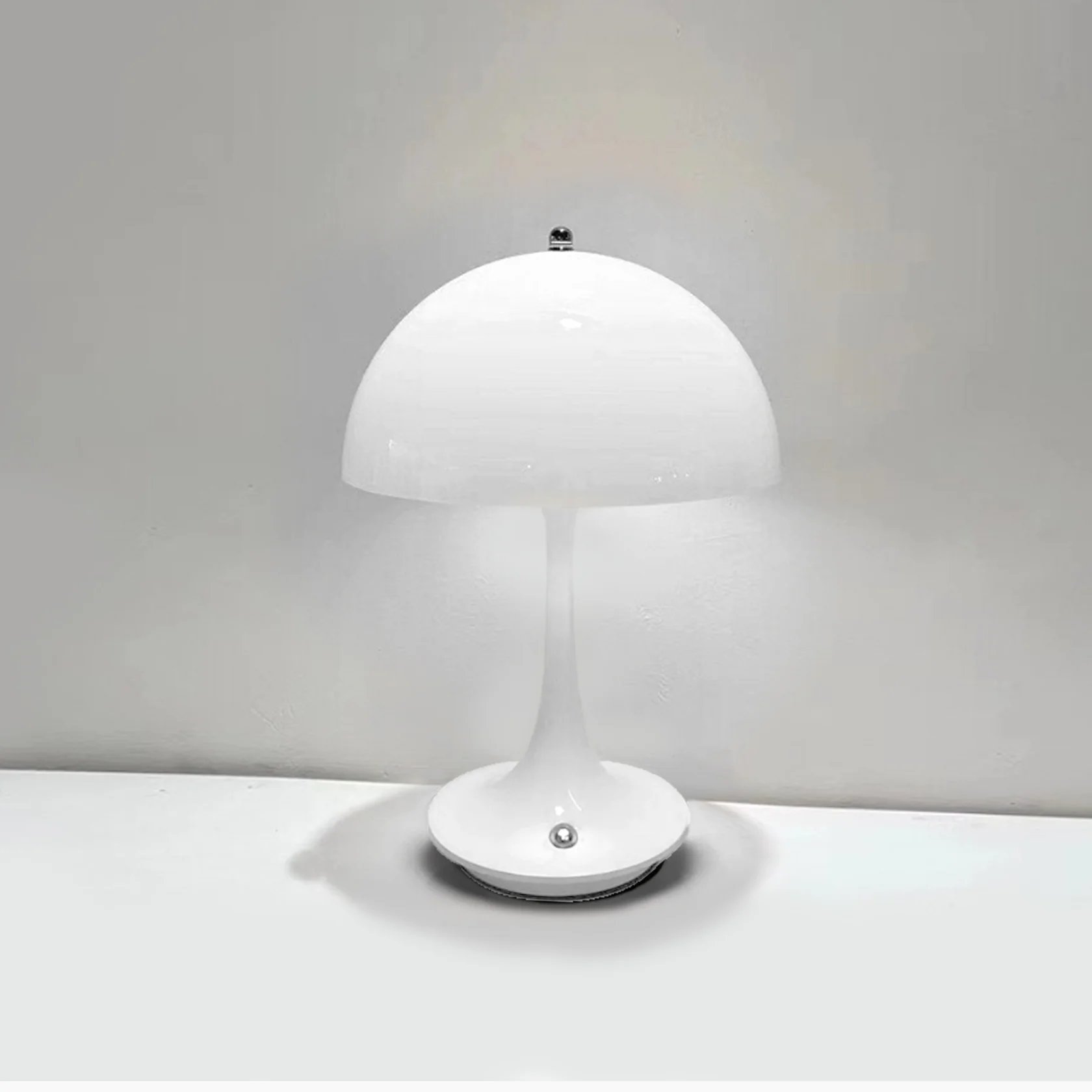 Little Waist Wireless Charging Study Table Lamp